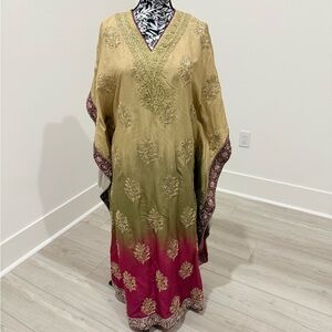 ETHNIC BRAND NEW Elegant Gold and Pink Embroidered Kaftan US 10 Medium